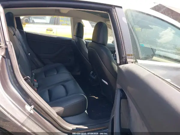 5YJ3E1EB4JF150677 2018 TESLA MODEL 3 - Image 8