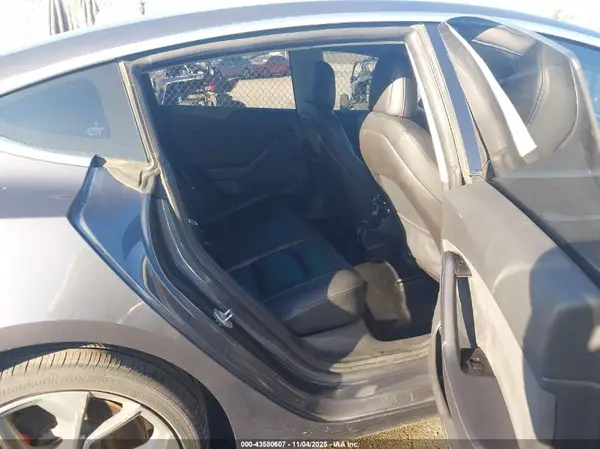 5YJ3E1EB4JF181007 2018 TESLA MODEL 3 - Image 8