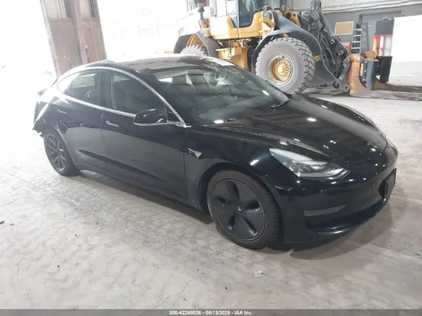 5YJ3E1EB4JF183758 2018 TESLA MODEL 3 - Image 1