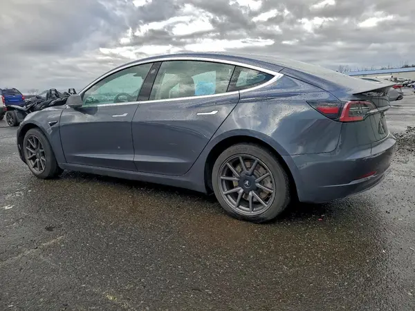 5YJ3E1EB4KF205517 2019 TESLA MODEL 3 - Image 2