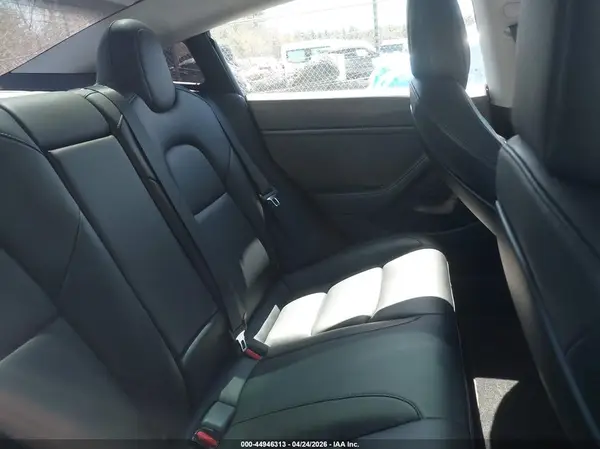 5YJ3E1EB4KF208496 2019 TESLA MODEL 3 - Image 8