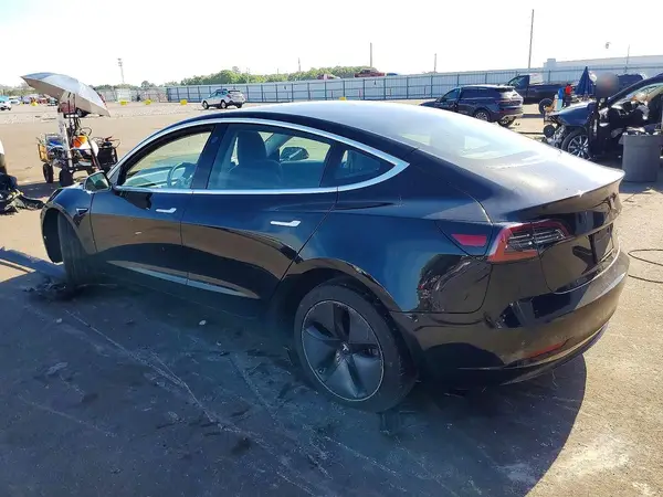 5YJ3E1EB4KF208563 2019 TESLA MODEL 3 - Image 2