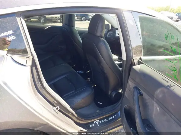 5YJ3E1EB4KF209793 2019 TESLA MODEL 3 - Image 8