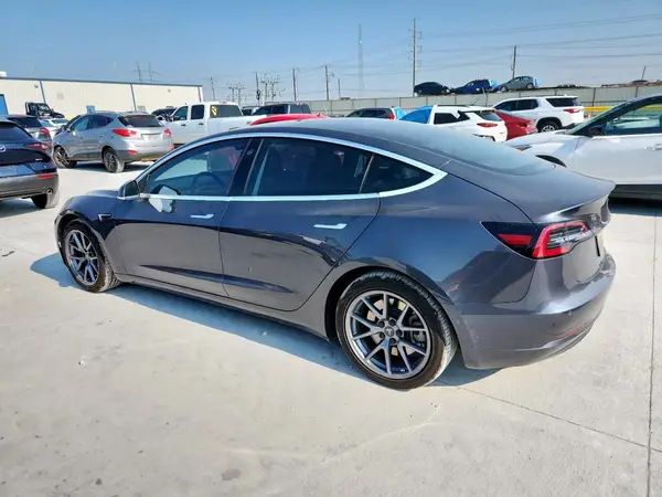 5YJ3E1EB4KF209907 2019 TESLA MODEL 3 - Image 2