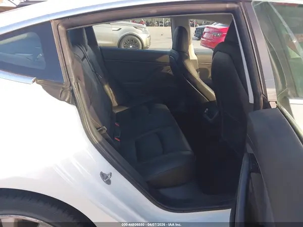 5YJ3E1EB4KF212290 2019 TESLA MODEL 3 - Image 8