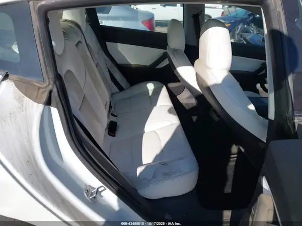 5YJ3E1EB4KF231809 2019 TESLA MODEL 3 - Image 8
