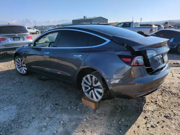 5YJ3E1EB4KF365946 2019 TESLA MODEL 3 - Image 2