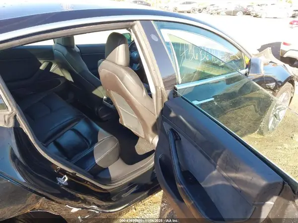 5YJ3E1EB4KF384528 2019 TESLA MODEL 3 - Image 8