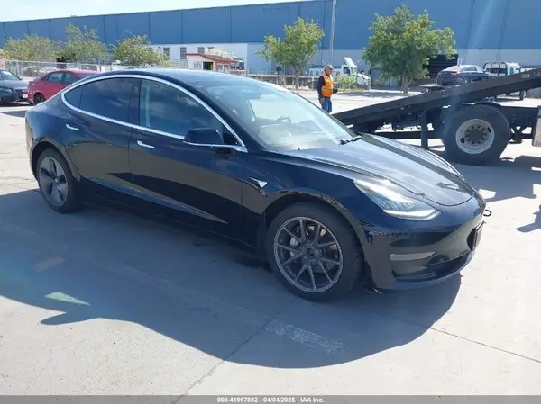 5YJ3E1EB4KF385856 2019 TESLA MODEL 3 - Image 1