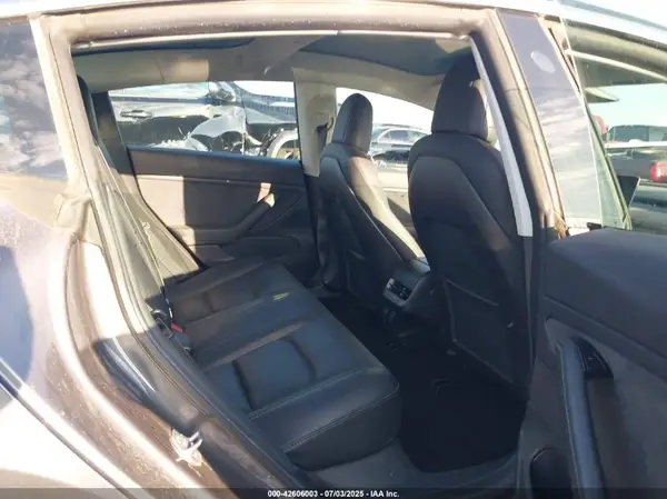 5YJ3E1EB4KF386067 2019 TESLA MODEL 3 - Image 8