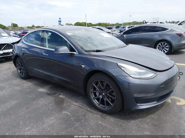 5YJ3E1EB4KF386084 2019 TESLA MODEL 3 - Image 1