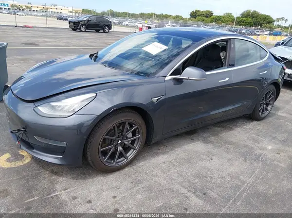 5YJ3E1EB4KF386084 2019 TESLA MODEL 3 - Image 2