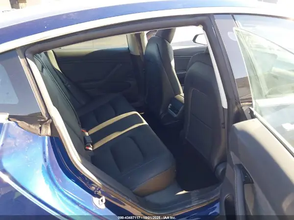 5YJ3E1EB4KF387381 2019 TESLA MODEL 3 - Image 8