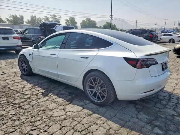 5YJ3E1EB4KF388532 2019 TESLA MODEL 3 - Image 2
