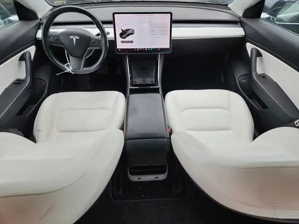 5YJ3E1EB4KF390555 2019 TESLA MODEL 3 - Image 8