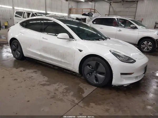 5YJ3E1EB4KF391219 2019 TESLA MODEL 3