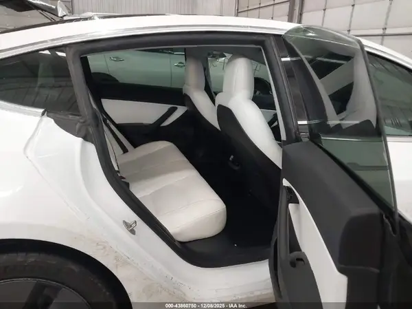 5YJ3E1EB4KF391219 2019 TESLA MODEL 3 - Image 8