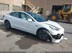 5YJ3E1EB4KF454402 2019 TESLA MODEL 3