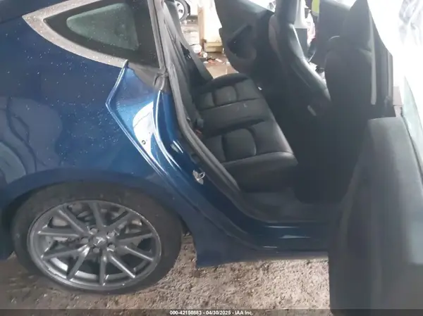 5YJ3E1EB4KF497637 2019 TESLA MODEL 3 - Image 8