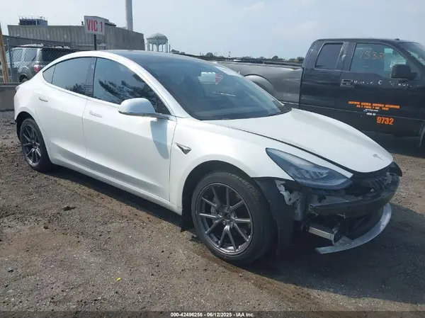 5YJ3E1EB4LF637090 2020 TESLA MODEL 3 - Image 1