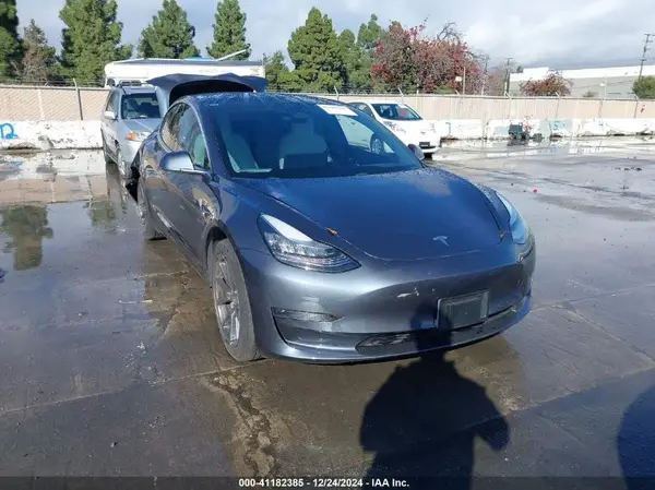 5YJ3E1EB4LF639194 2020 TESLA MODEL 3 - Image 1
