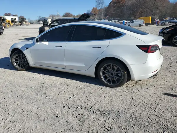 5YJ3E1EB4LF650440 2020 TESLA MODEL 3 - Image 2