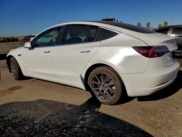5YJ3E1EB4LF651863 2020 TESLA MODEL 3 - Image 2