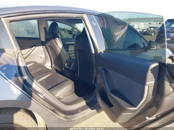 5YJ3E1EB4MF002503 2021 TESLA MODEL 3 - Image 8