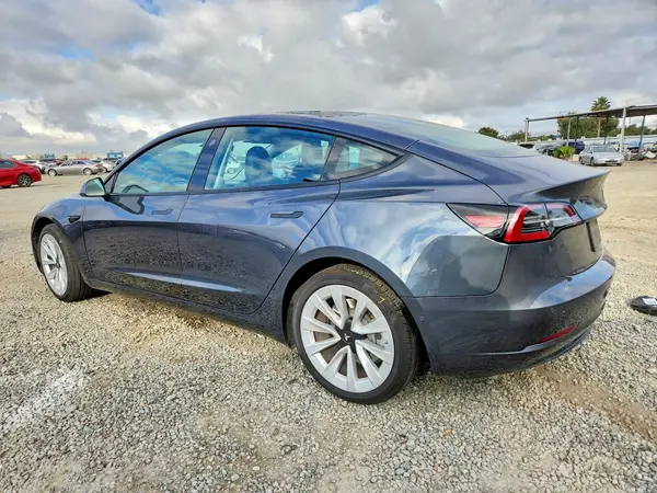 5YJ3E1EB4MF015199 2021 TESLA MODEL 3 - Image 2