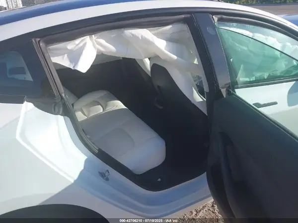5YJ3E1EB4MF055329 2021 TESLA MODEL 3 - Image 8