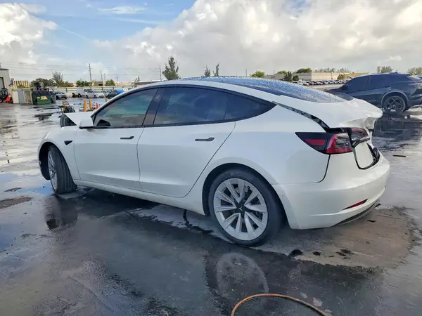 5YJ3E1EB4MF059736 2021 TESLA MODEL 3 - Image 2