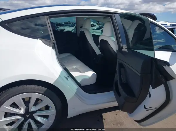 5YJ3E1EB4MF066976 2021 TESLA MODEL 3 - Image 8