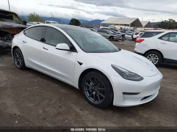 5YJ3E1EB4MF069893 2021 TESLA MODEL 3 - Image 1