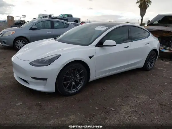 5YJ3E1EB4MF069893 2021 TESLA MODEL 3 - Image 2