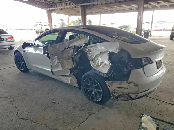5YJ3E1EB4MF078402 2021 TESLA MODEL 3 - Image 2