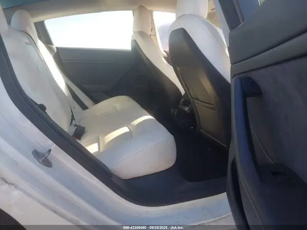 5YJ3E1EB4MF079484 2021 TESLA MODEL 3 - Image 8