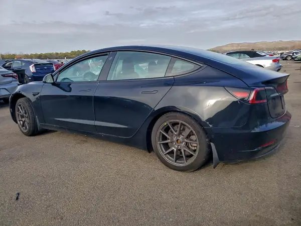 5YJ3E1EB4MF869495 2021 TESLA MODEL 3 - Image 2