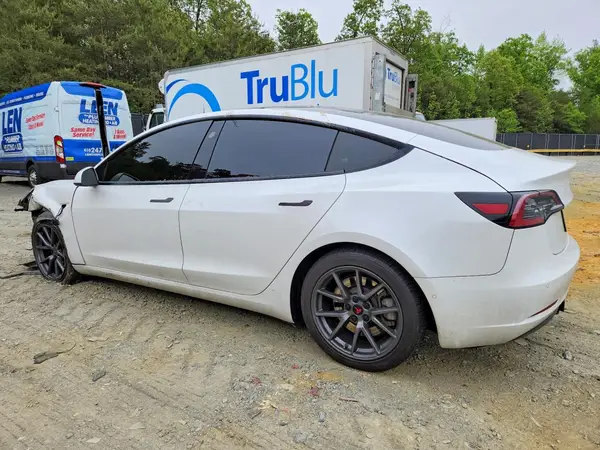 5YJ3E1EB4MF869741 2021 TESLA MODEL 3 - Image 2