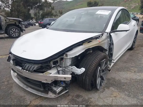 5YJ3E1EB4MF872672 2021 TESLA MODEL 3 - Image 2