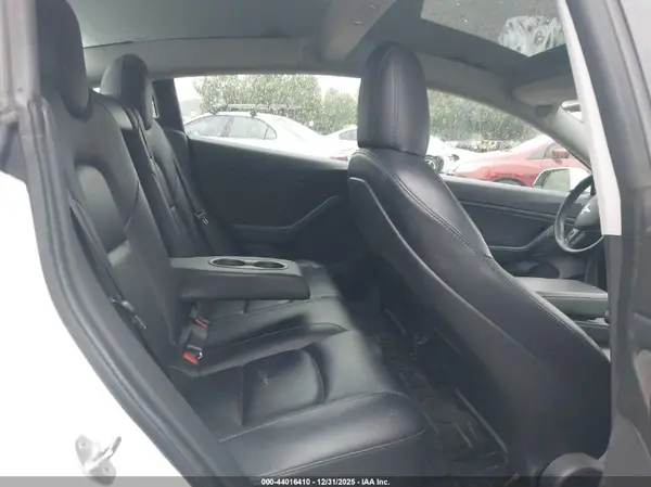 5YJ3E1EB4MF872672 2021 TESLA MODEL 3 - Image 8