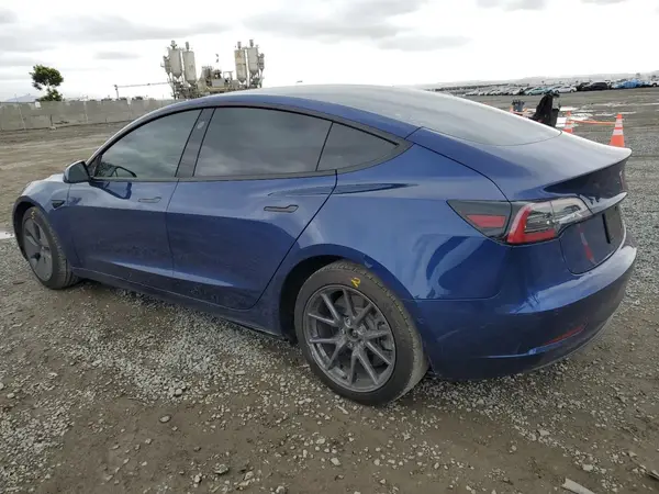 5YJ3E1EB4MF876849 2021 TESLA MODEL 3 - Image 2