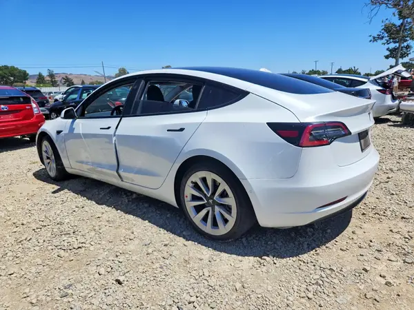 5YJ3E1EB4MF902253 2021 TESLA MODEL 3 - Image 2