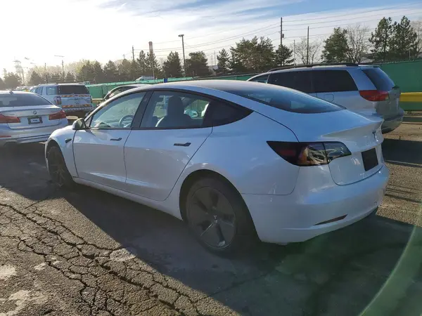 5YJ3E1EB4MF902768 2021 TESLA MODEL 3 - Image 2