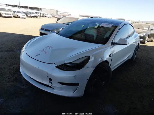 5YJ3E1EB4MF937777 2021 TESLA MODEL 3 - Image 2
