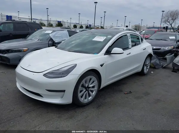 5YJ3E1EB4MF942915 2021 TESLA MODEL 3 - Image 2