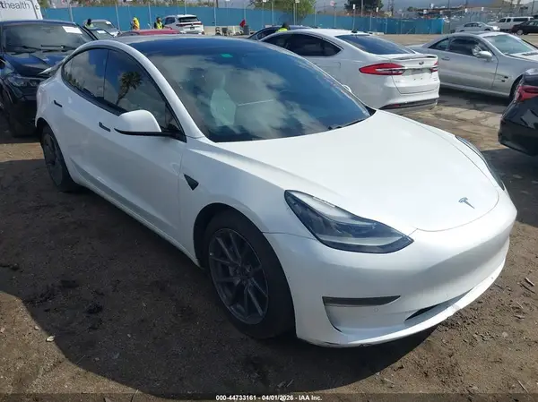 5YJ3E1EB4MF981438 2021 TESLA MODEL 3 - Image 1