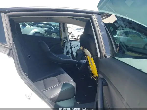 5YJ3E1EB4MF983397 2021 TESLA MODEL 3 - Image 8