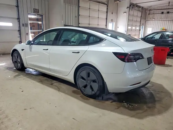 5YJ3E1EB4MF990172 2021 TESLA MODEL 3 - Image 2