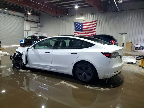 5YJ3E1EB4NF105325 2022 TESLA MODEL 3 - Image 2