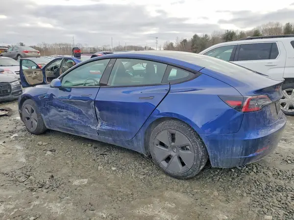 5YJ3E1EB4NF119001 2022 TESLA MODEL 3 - Image 2